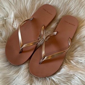 Tory Burch Thin Rose Gold Flip Flop Sandals - 8 - EUC!